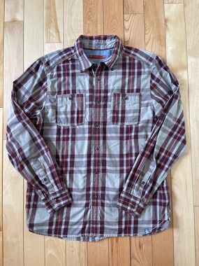 The North Face Plaid Button‑Up Shirt – Men’s Large